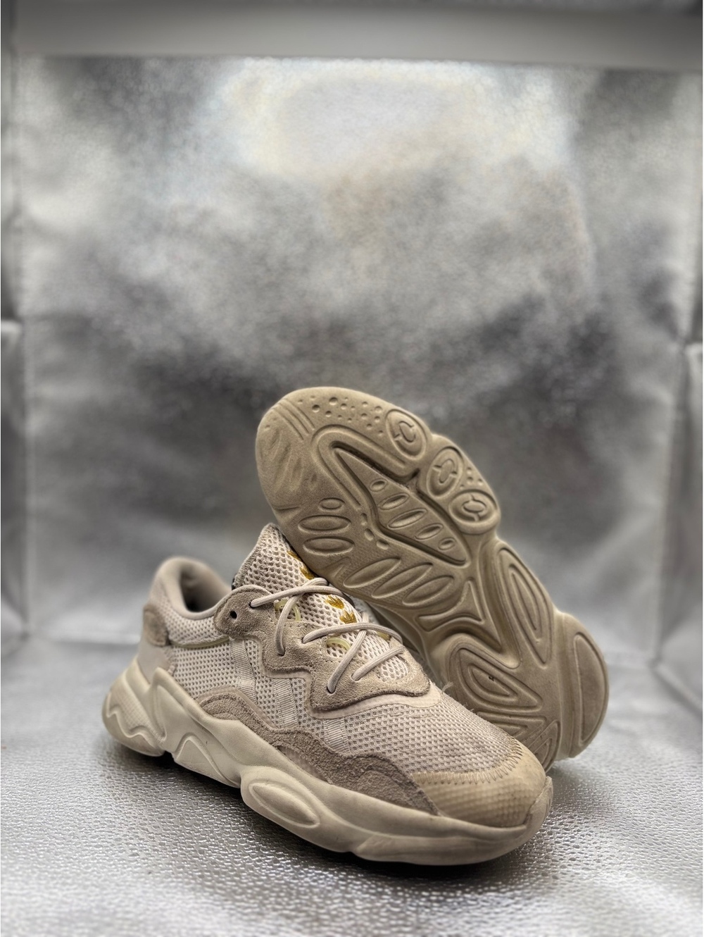 Adidas Ozwego sneakers